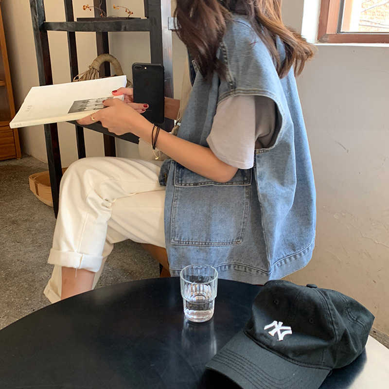 Denim Vest for Women Large Plus Size Jean Waistcoat Female Sleeveless Coat Spring Autumn Casual Streetwear Jacket Light Blue 210819