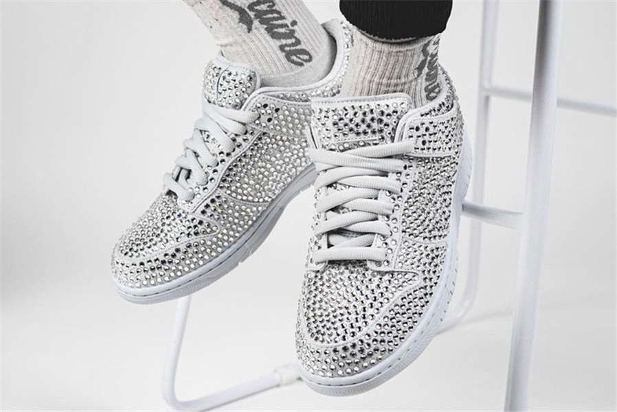 2021 Top CPFM Authentic Cactus Plant Flea Market x Dunk Shoe Silver Green Diamond Mens Womens Outdoor Sneakers Shoes With Original Box US 5.5-13
2021 Top CPFM Authentic Cactus Plant Flea Market x Dunk Shoe Silver Green Diamond Mens Womens Outdoor Sneakers Shoes With Original Box US 5.5-13