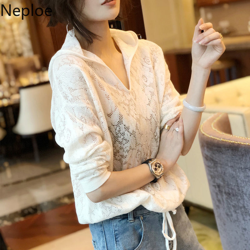 Neploe Summer Loose Blouses Women Chic Hollow Out Lace Jacquard Sunscreen Clothes Shirts Korean Casual Long Sleeve Hooded Tops 210422