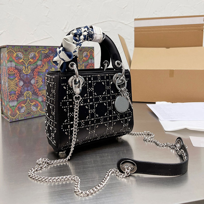 Women Luxurys Fashion Designers Bags 2021 Diamond lattice Black Leather Shoulder Crossbody Chain wallet Bag Female Handbag
Women Luxurys Fashion Designers Bags 2021 Diamond lattice Black Leather Shoulder Crossbody Chain wallet Bag Female Handbag