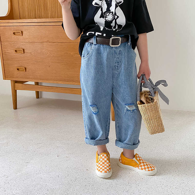 Summer boys and girls fashion ripped loose jeans thin unisex children broken denim pants 1-8Y 210615, Blue
Summer boys and girls fashion ripped loose jeans thin unisex children broken denim pants 1-8Y 210615, Blue