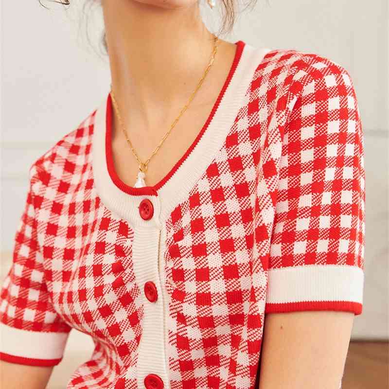 Fashion women' short knitted cardigan round neck contrast color border short-sleeved top 210520, Black
Fashion women' short knitted cardigan round neck contrast color border short-sleeved top 210520, Black