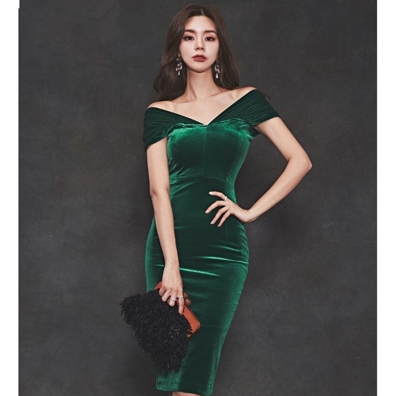 Elegant Green Sexy Off the shoulder Velvet Bodycon Dress Women Spring Draped Ruched Pencil Sheath es OL Fitted 210525
Elegant Green Sexy Off the shoulder Velvet Bodycon Dress Women Spring Draped Ruched Pencil Sheath es OL Fitted 210525