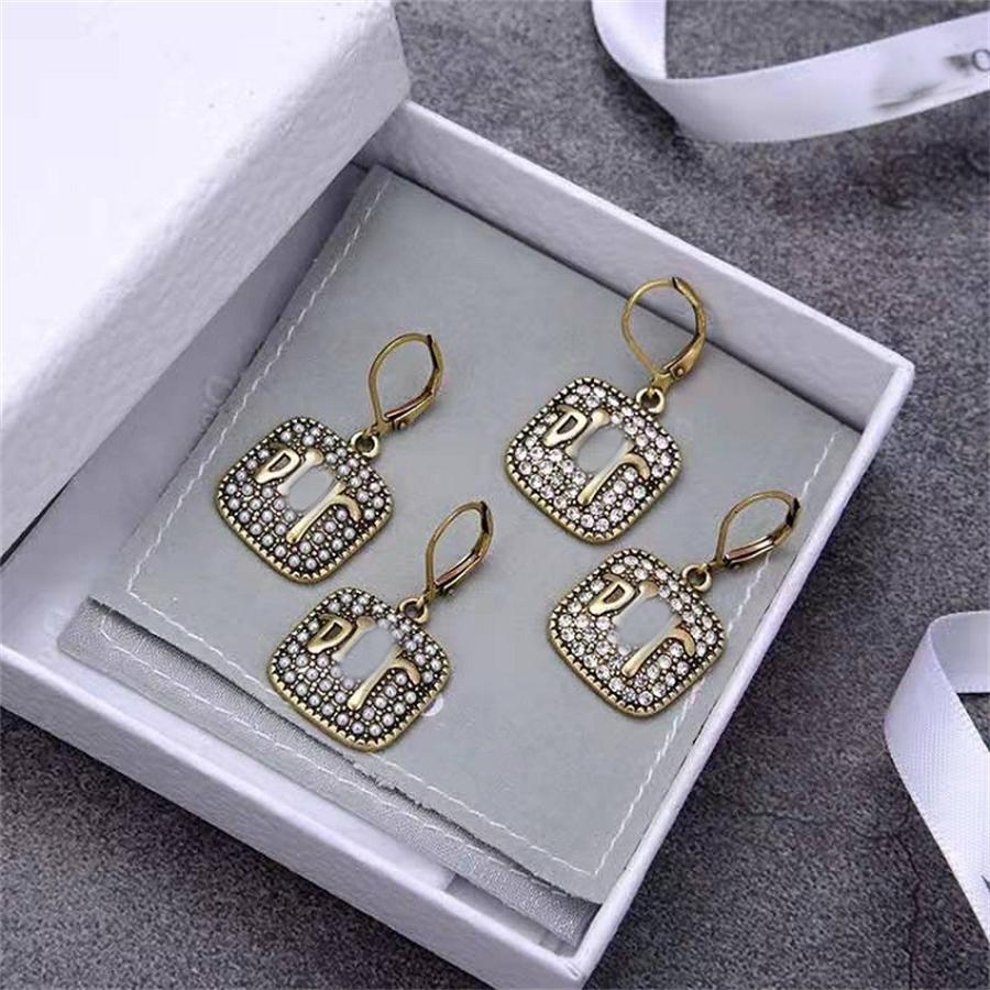 Dijia d family letter Diamond Earrings Dijia fashion 2021 New Pearl Earrings 925 silver needle Earringsj
Dijia d family letter Diamond Earrings Dijia fashion 2021 New Pearl Earrings 925 silver needle Earringsj