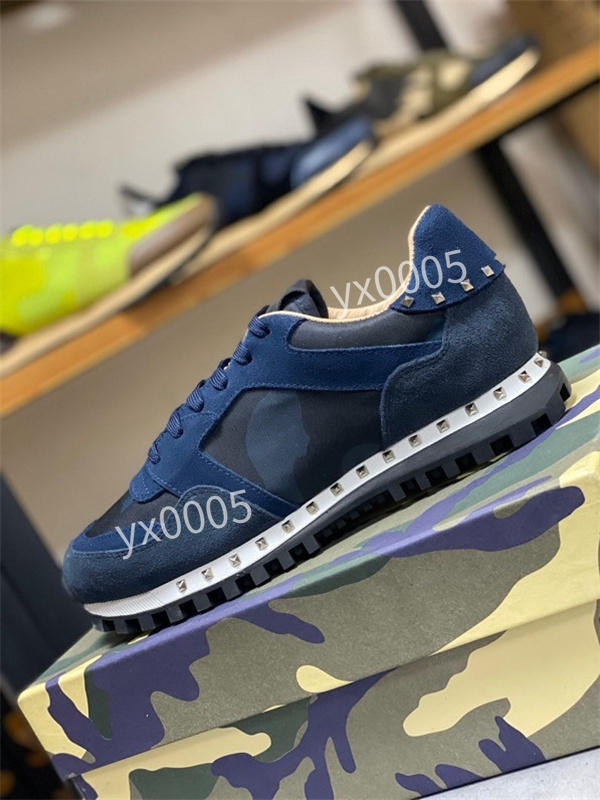 valentin 2021 boots designer luxury sneakers men and women high shoes retro camouflage graffiti leather casual shoes inner lock shoes, Black
valentin 2021 boots designer luxury sneakers men and women high shoes retro camouflage graffiti leather casual shoes inner lock shoes, Black