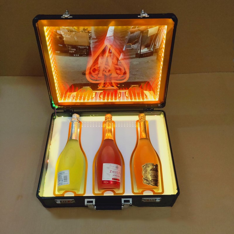 3 Bottles LED Rechargeable DOM P CHAMPAGNE SUITCASE Wine Bottle Carrier Box Glorifier Display Case VIP Presenter for Night Club Lo3011485