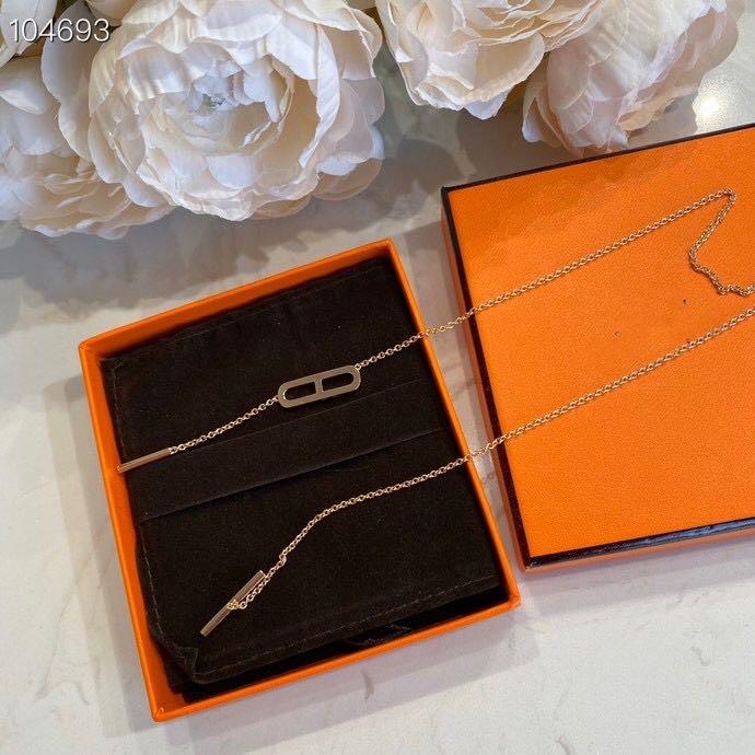 2021Luxury statement Designer Pendant Necklace For Women S925 Sterling Silver With 18k Gold Plated Hollow Round Buckle Long Chain charm Jewelry
2021Luxury statement Designer Pendant Necklace For Women S925 Sterling Silver With 18k Gold Plated Hollow Round Buckle Long Chain charm Jewelry