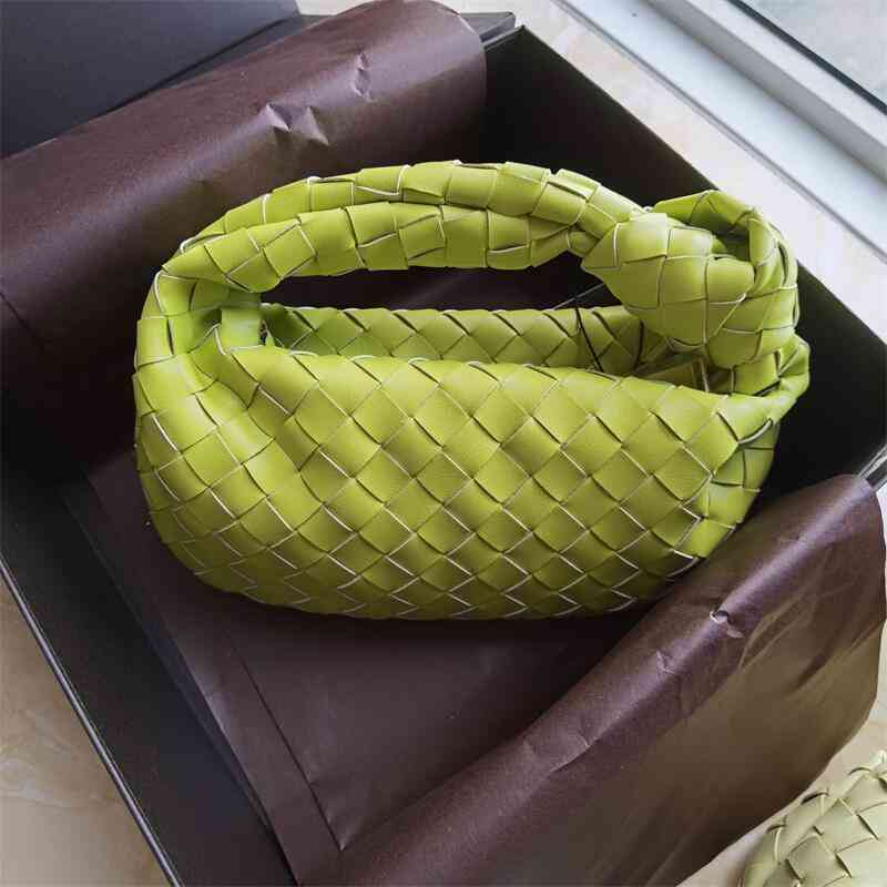 Bottegas Venetas Top quality Designer Bag bag knot Mini Jodie weaving cloud high grade women's portable leather, Nai cha se
Bottegas Venetas Top quality Designer Bag bag knot Mini Jodie weaving cloud high grade women's portable leather, Nai cha se