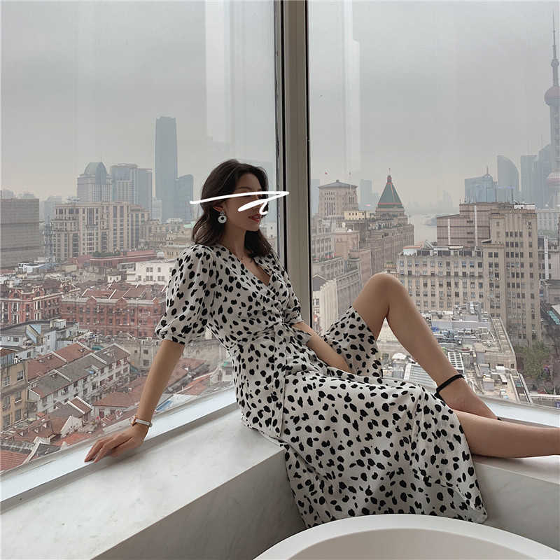 French Retro Women Chiffon Dress White Leopard Printing Sashes Wrap Dresses Office Lady Party Fashion Vestido Summer 210608
French Retro Women Chiffon Dress White Leopard Printing Sashes Wrap Dresses Office Lady Party Fashion Vestido Summer 210608