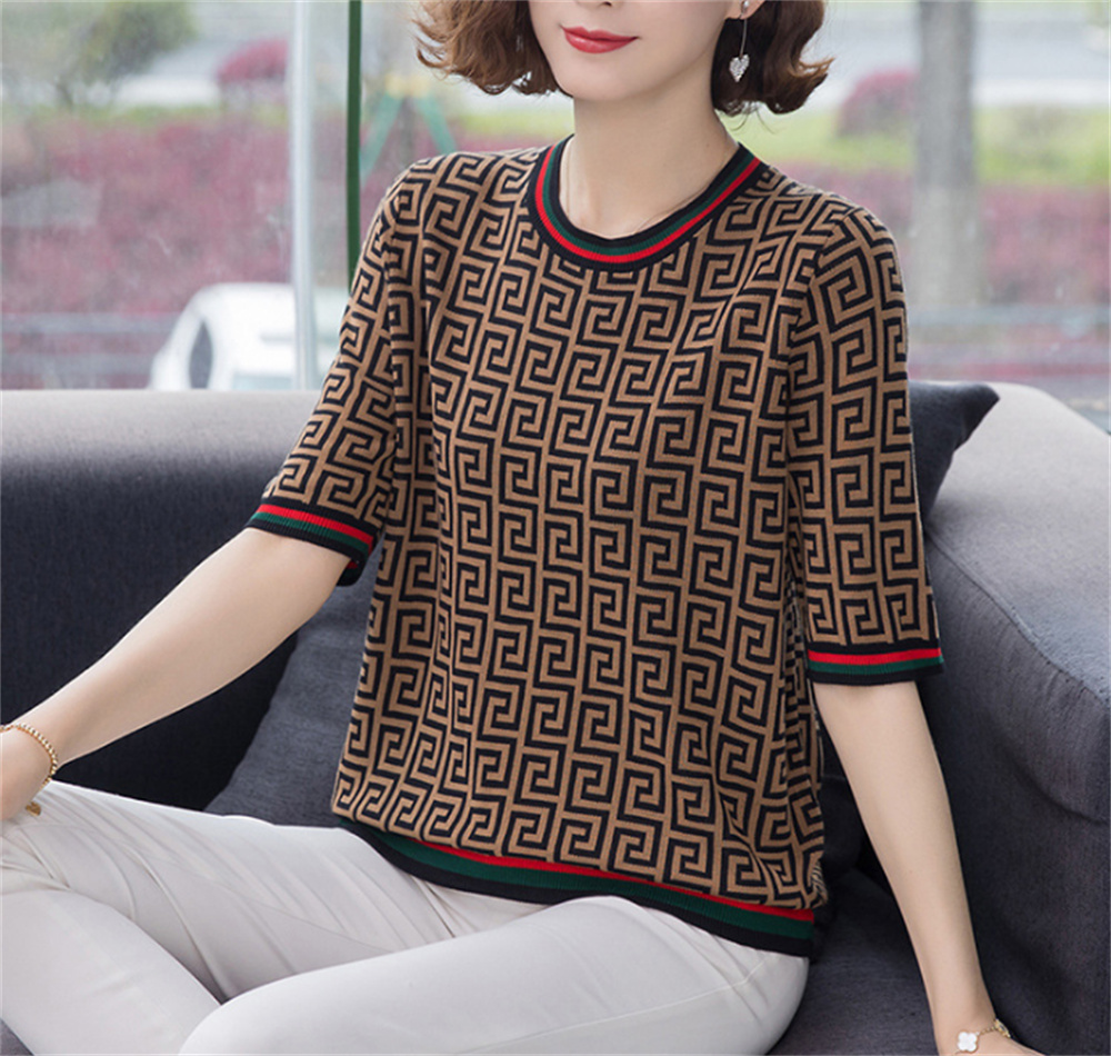Designer Women Summer Short Sleeve Sweater Woman O-neck Knit Fashion Ins Style Trendy Letter Print Top Lady T-shirt High Quality Sweater Shirts Size S, Black white
Designer Women Summer Short Sleeve Sweater Woman O-neck Knit Fashion Ins Style Trendy Letter Print Top Lady T-shirt High Quality Sweater Shirts Size S, Black white