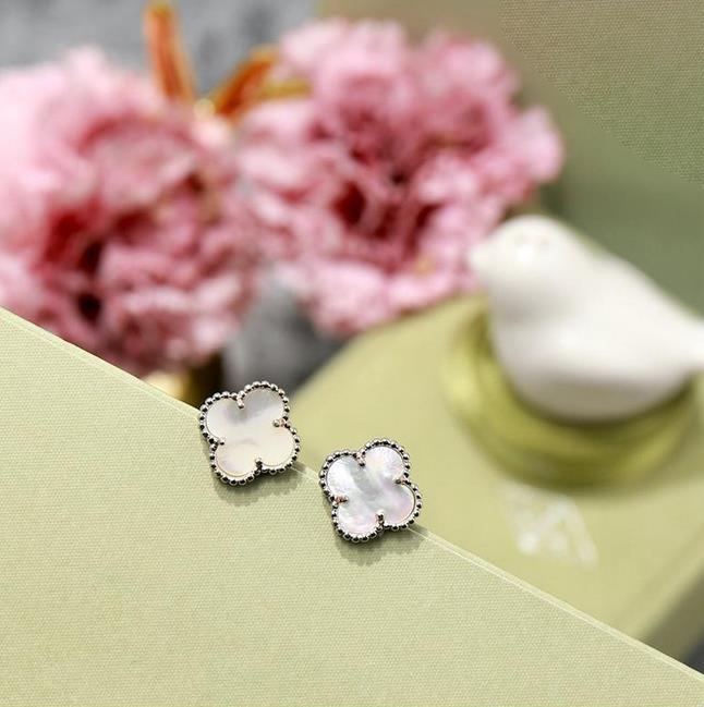 Dainty Stainless Steel Four Leaf Clover Earrings for Women Elaborate Earrings for Women Party Luxury Designer Jewelry Women Earrings with Box, Golden
Dainty Stainless Steel Four Leaf Clover Earrings for Women Elaborate Earrings for Women Party Luxury Designer Jewelry Women Earrings with Box, Golden