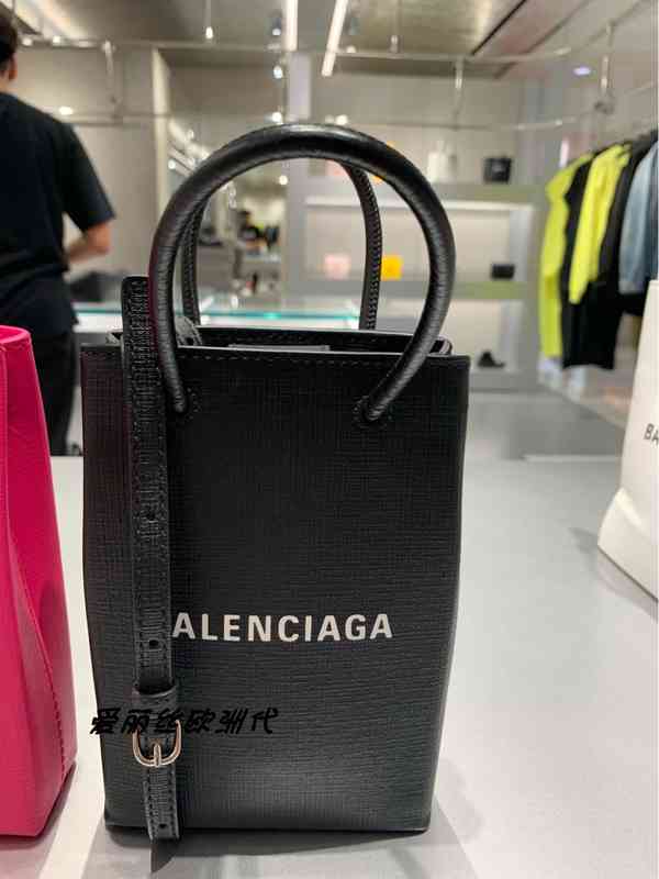 Balencaigas Handbags Designer Direct Mail Women's Shopping Mobile Phone Diagonal Cross Hand Bag Lovers, Black
Balencaigas Handbags Designer Direct Mail Women's Shopping Mobile Phone Diagonal Cross Hand Bag Lovers, Black