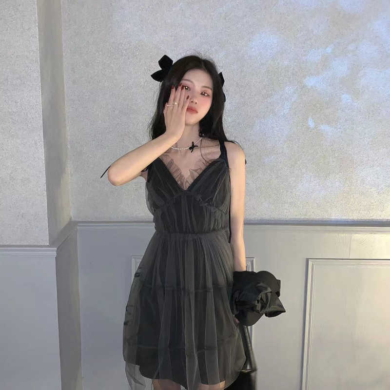 Gagarich Women Dresses Spring Summer French Vintage Temperament Female Sexy V-Neck Mesh Stitching Short Sling Vestidos 210630