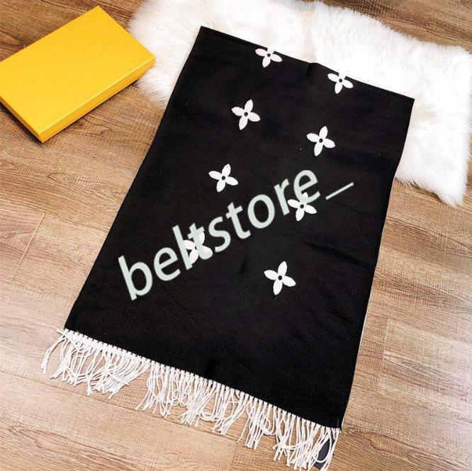 180*65cm Big Size Women Printed embroidery Scarf Silk Winter Print Foulard Satin Square Head Scarves Luxury Designer Shawls free ship beltstore666
180*65cm Big Size Women Printed embroidery Scarf Silk Winter Print Foulard Satin Square Head Scarves Luxury Designer Shawls free ship beltstore666