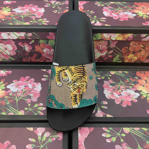 2021 women men Slides Summer Slippers Beach Indoor Flat Sandals House Flip Flops With Spike Sandal top quality I5ou#, Black
2021 women men Slides Summer Slippers Beach Indoor Flat Sandals House Flip Flops With Spike Sandal top quality I5ou#, Black
