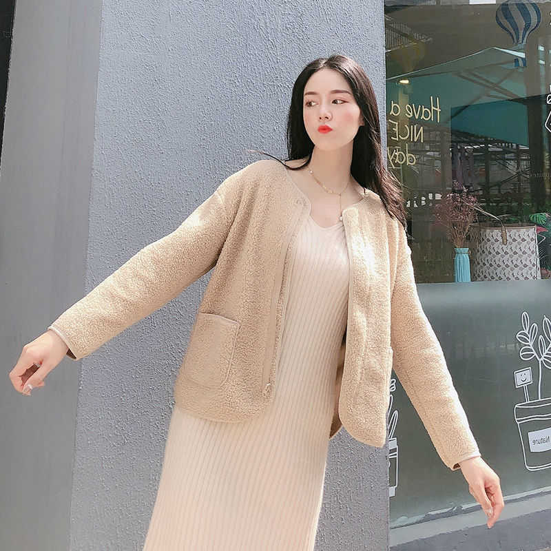 Autumn Winter Faux Fur Coat Women Casual O Neck Warm Zipper Jacket Plush Overcoat Pocket Teddy Outwear Female Plus Size 210526, Black
Autumn Winter Faux Fur Coat Women Casual O Neck Warm Zipper Jacket Plush Overcoat Pocket Teddy Outwear Female Plus Size 210526, Black