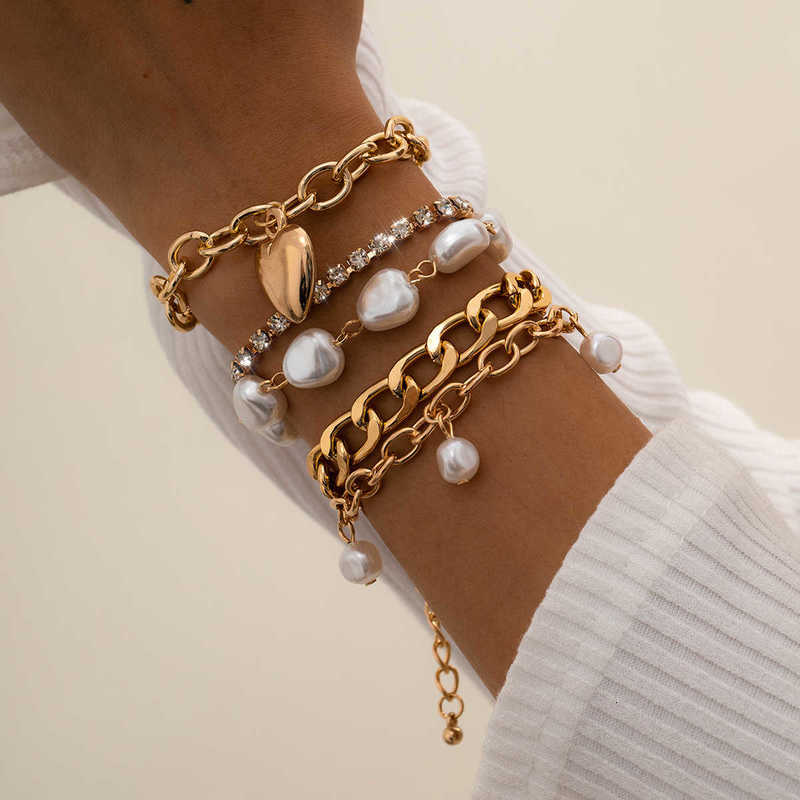 Jewelry Shaped Imitation Pearl Baroque Femininity Micro Inlaid Love Suit Bracelet, Golden;silver
Jewelry Shaped Imitation Pearl Baroque Femininity Micro Inlaid Love Suit Bracelet, Golden;silver