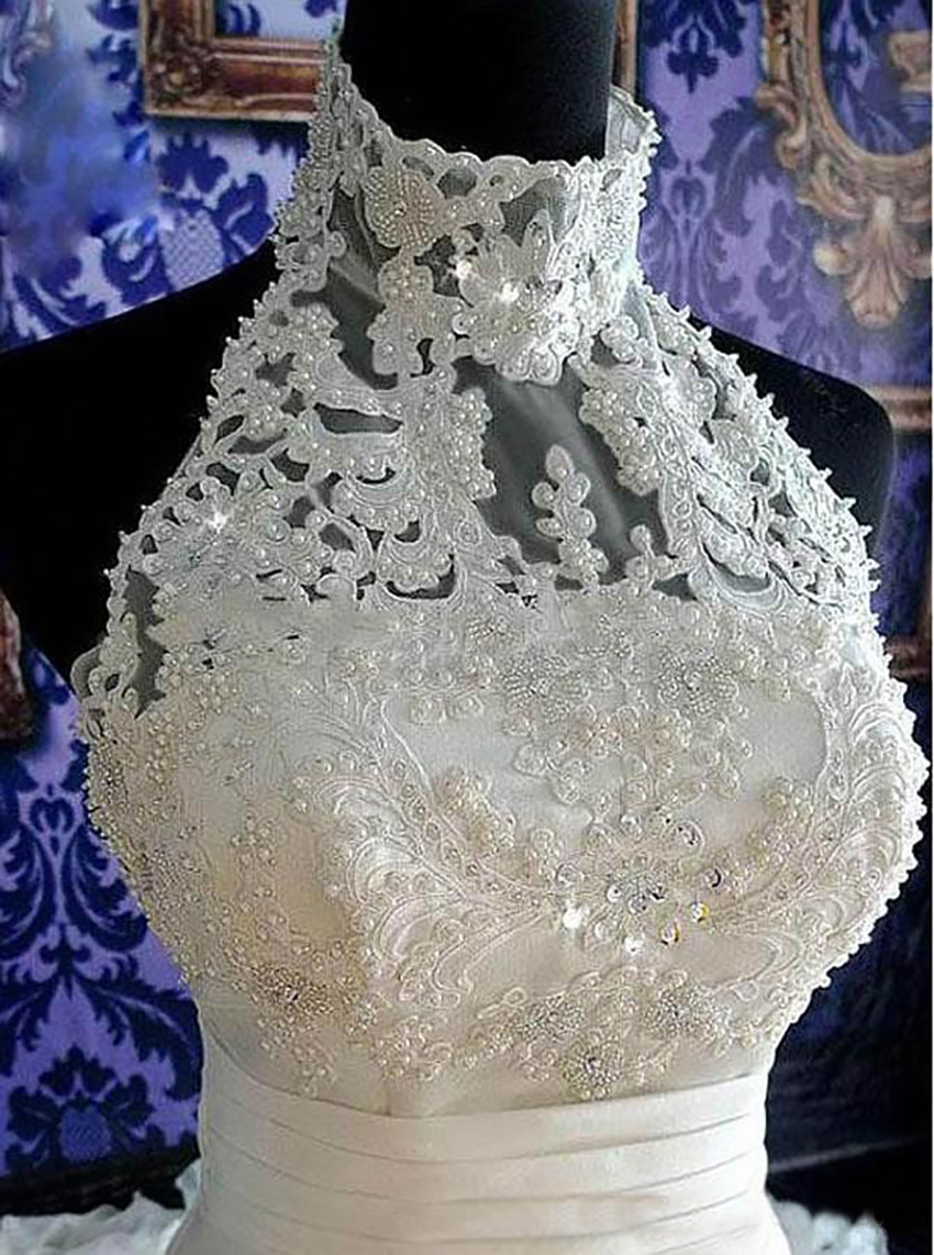 Halter High Neck Ball Gown Wedding Dress With Appliques Pearls Watteau Train Tiered Ruffles Organza Lace Applique Beaded Bridal Gowns Custom 6660306