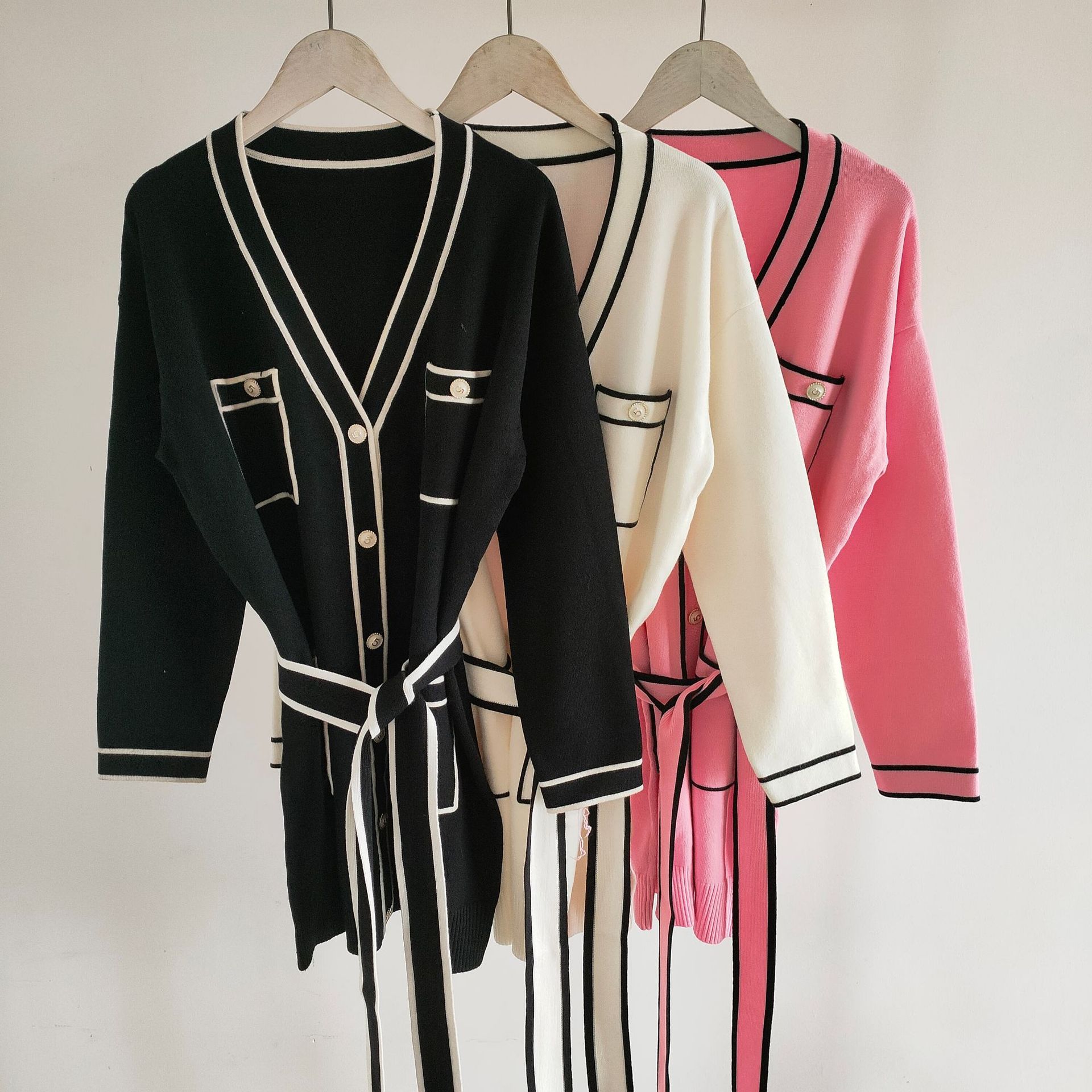 2021 Women's Sweaters Casual Knit Contrast Color Long Sleeve Autumn Fashion Wear Classic ladies sweater designer luxury clothes, 01
2021 Women's Sweaters Casual Knit Contrast Color Long Sleeve Autumn Fashion Wear Classic ladies sweater designer luxury clothes, 01