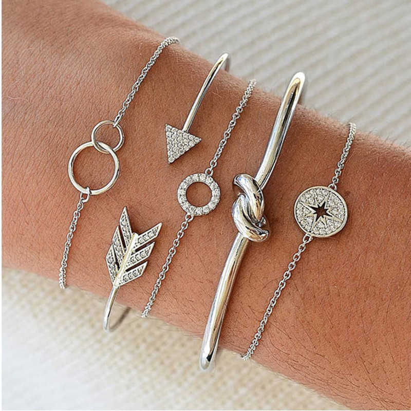 Buteeluvv Rhinestones Circle Cross Knotted Cuff Bangles for Women Elegant Geometric Arrow Charm Bracelet Bangle Set Jewelry Q0719
Buteeluvv Rhinestones Circle Cross Knotted Cuff Bangles for Women Elegant Geometric Arrow Charm Bracelet Bangle Set Jewelry Q0719