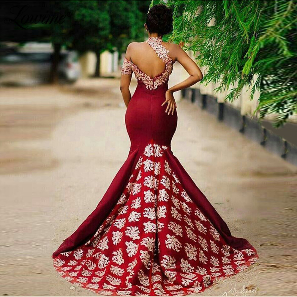 Gorgeous Red Mermaid Wedding Dresses Lace Appliques Sleeveless Halter Zipper Bridal Gown Floor Length Custom Made Robe De Mariee