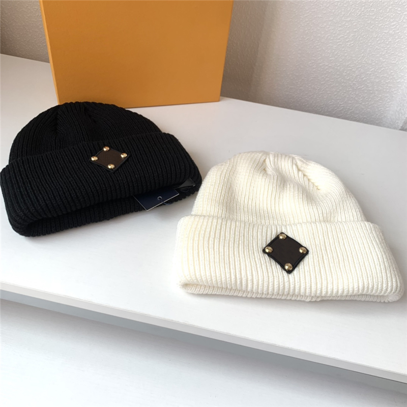 Womens Designer Beanie Winter Hat Mens Designers Beanies Skull Caps Hats Men Women Fashion Fall Brimless Casquette Old Flower 21102001V, Blue;gray
Womens Designer Beanie Winter Hat Mens Designers Beanies Skull Caps Hats Men Women Fashion Fall Brimless Casquette Old Flower 21102001V, Blue;gray