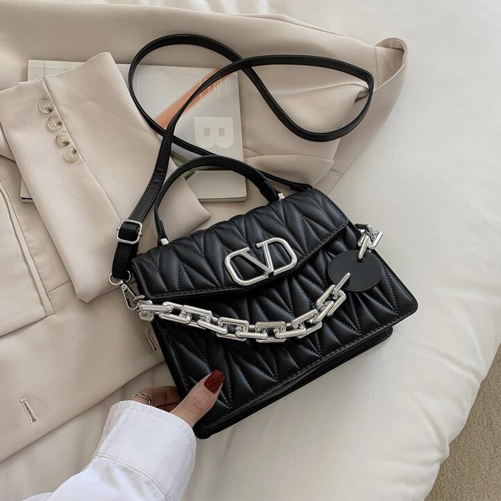 Factory wholesale women chain bag summer Joker striped messenger bags elegant atmosphere Candy-colored handbags street trend solid color leather handbag 9 colors
Factory wholesale women chain bag summer Joker striped messenger bags elegant atmosphere Candy-colored handbags street trend solid color leather handbag 9 colors