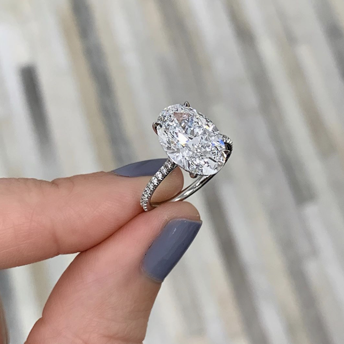 Luxury 100% 925 Sterling Silver Simulated Diamond Wedding Engagement Cocktail Women Band Ring Fine Gemstone Jewelry Wholesale
Luxury 100% 925 Sterling Silver Simulated Diamond Wedding Engagement Cocktail Women Band Ring Fine Gemstone Jewelry Wholesale