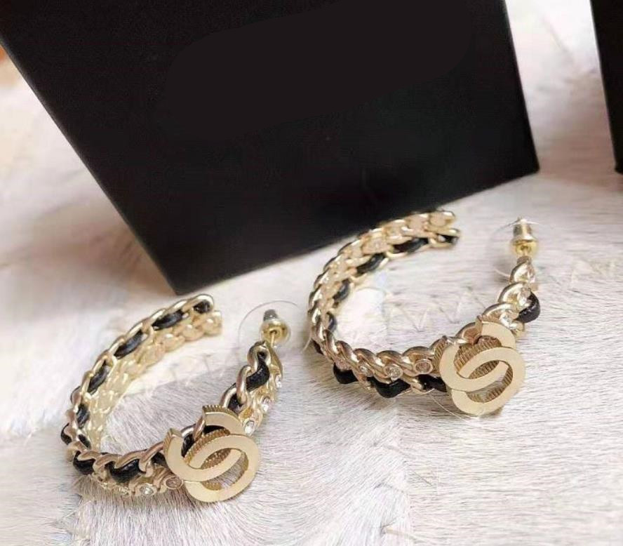 Xiangjia small fragrance Circle Earrings twist black lamb skin Rhinestone Earrings 925 silver needle Fashion Earrings female, Golden
Xiangjia small fragrance Circle Earrings twist black lamb skin Rhinestone Earrings 925 silver needle Fashion Earrings female, Golden