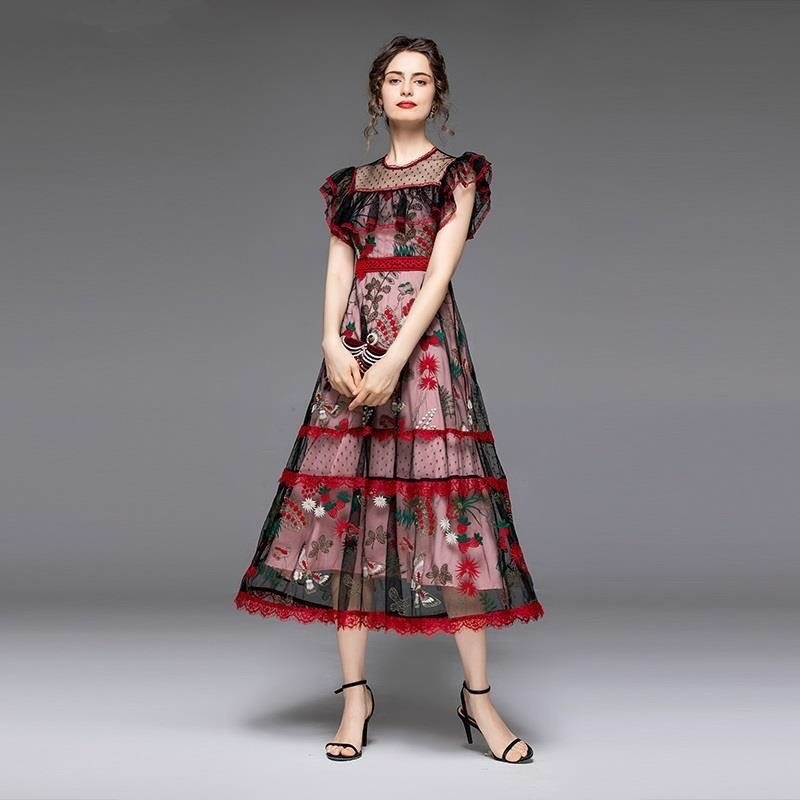 High Quality Runway Dress Women Summer Mesh Embroidery Flowers Dresses Fashion Long Midi Ruffles Party 210525, Red
High Quality Runway Dress Women Summer Mesh Embroidery Flowers Dresses Fashion Long Midi Ruffles Party 210525, Red