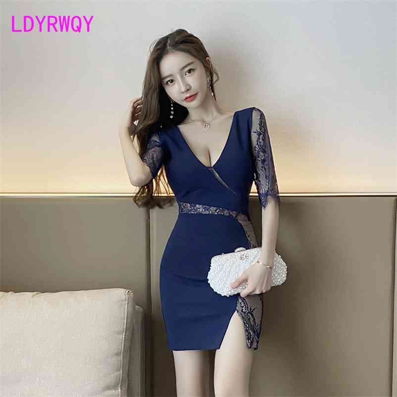deep V low-cut lace stitching dress open back split buttocks Office Lady Polyester Knee-Length 210603, Dark blue
deep V low-cut lace stitching dress open back split buttocks Office Lady Polyester Knee-Length 210603, Dark blue