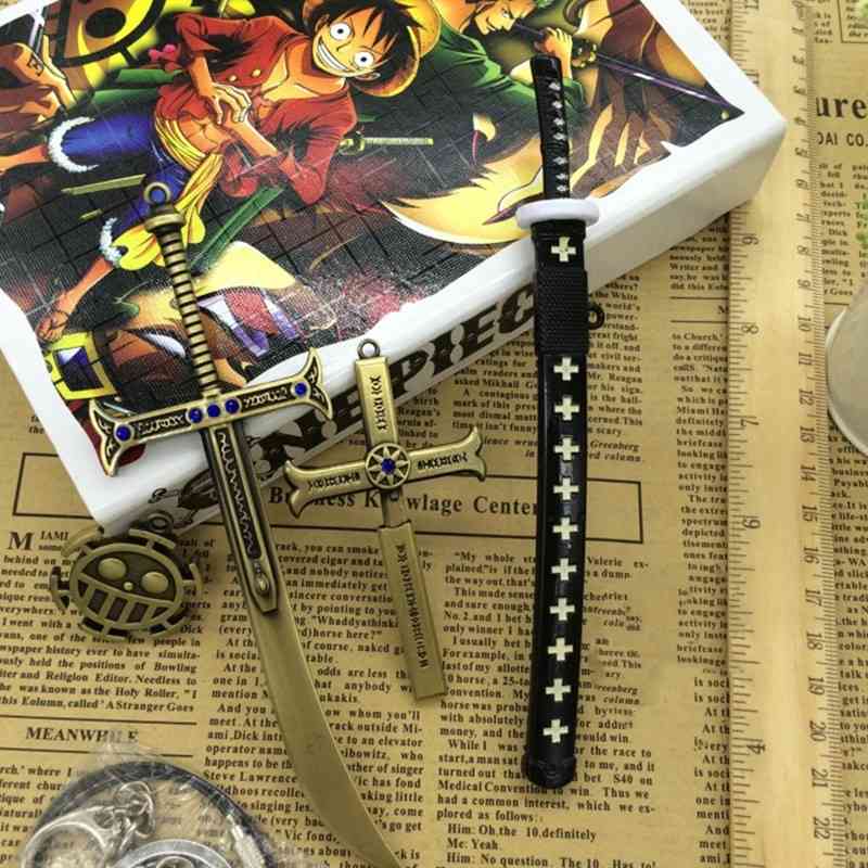 CWFDY 6pcs/set ONE PIECE Keychain Trafalgar Law Ring Holder Dracule Mihawk Black Sword Toy Key Chain Men Chaveiro Cosplay 210409