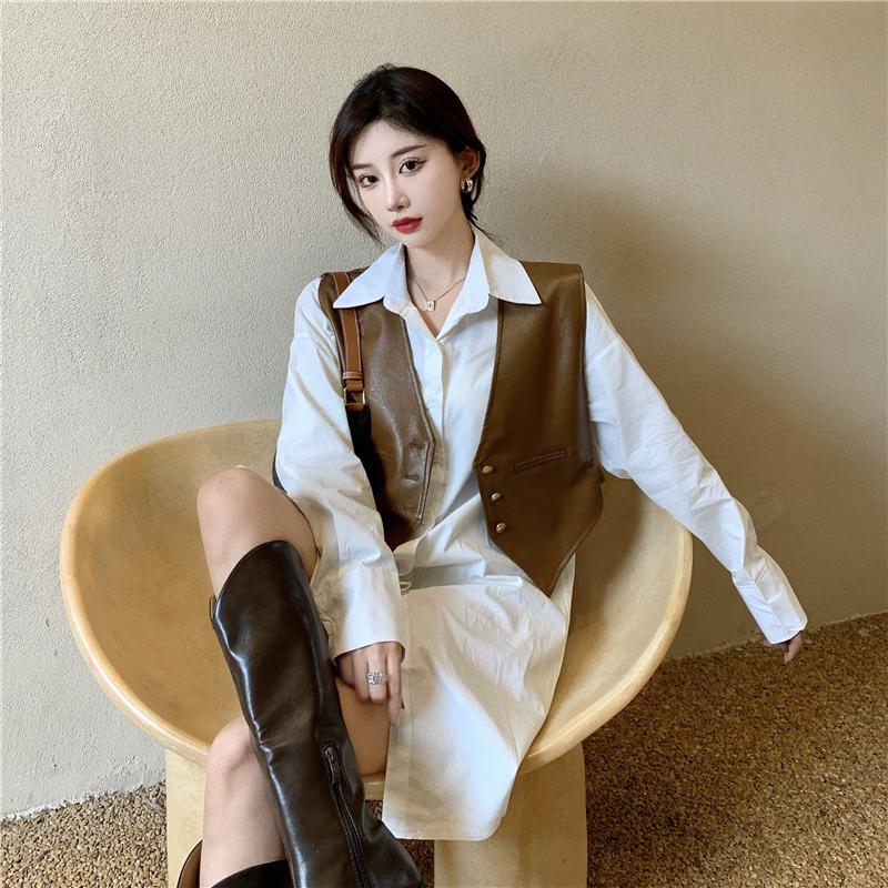 Women's Vests 2021 V-Neck Solid Color Slim Cardigan Retro Fold PU Leather Vest Jacket Short Top Women Chic, Black;white
Women's Vests 2021 V-Neck Solid Color Slim Cardigan Retro Fold PU Leather Vest Jacket Short Top Women Chic, Black;white
