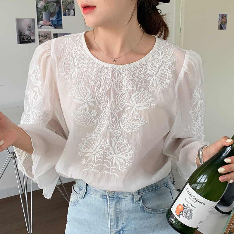 Korejpaa Women Shirt Summer Korean Chic French Retro Round Neck Embroidery Loose Thin Micro-Transparent Sunscreen Blouses 210526