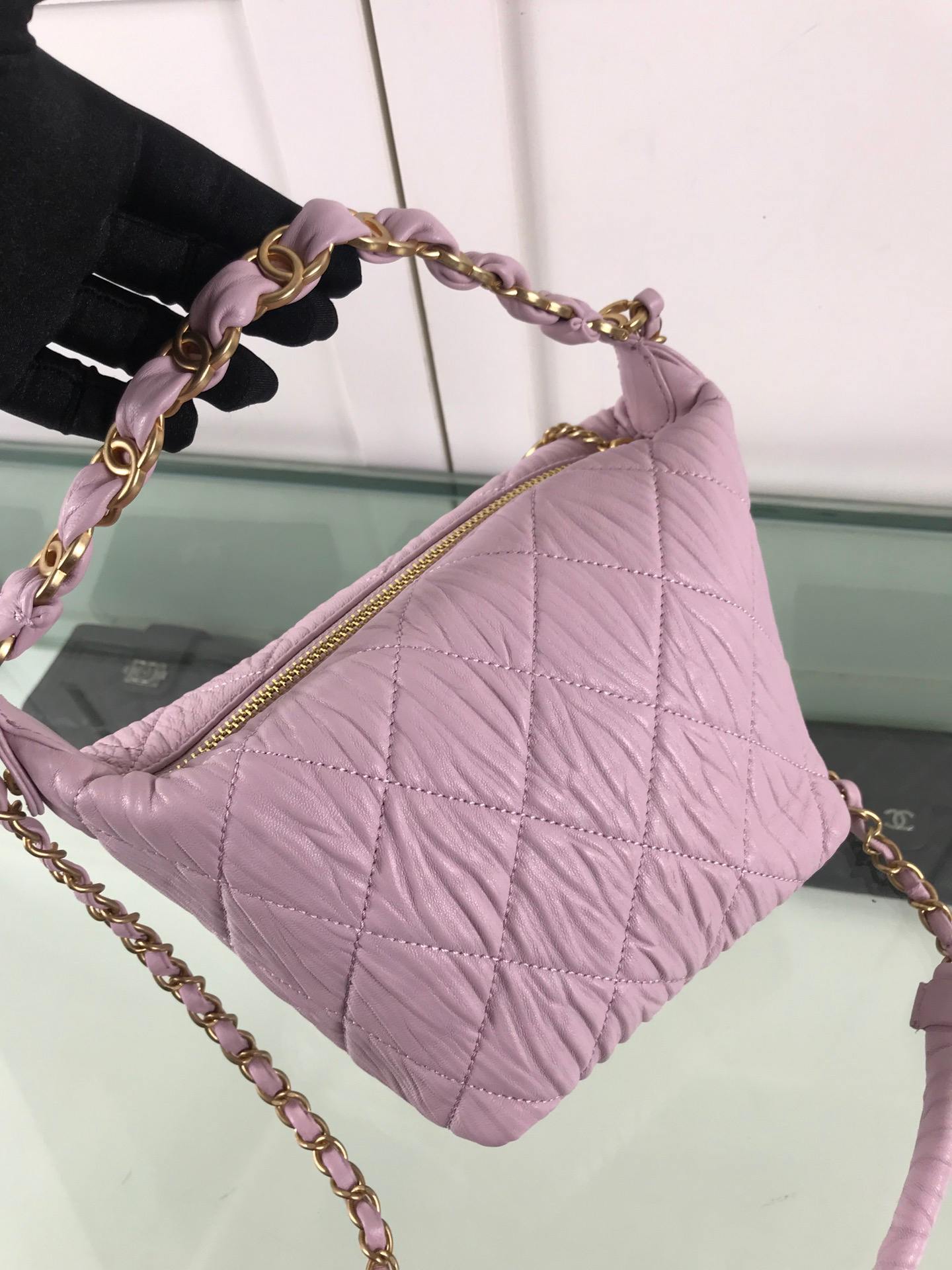 AS2480 Classic Lady hand bag French designer 7A High-end customized quality Leisure Fashion style can span one shoulder
AS2480 Classic Lady hand bag French designer 7A High-end customized quality Leisure Fashion style can span one shoulder