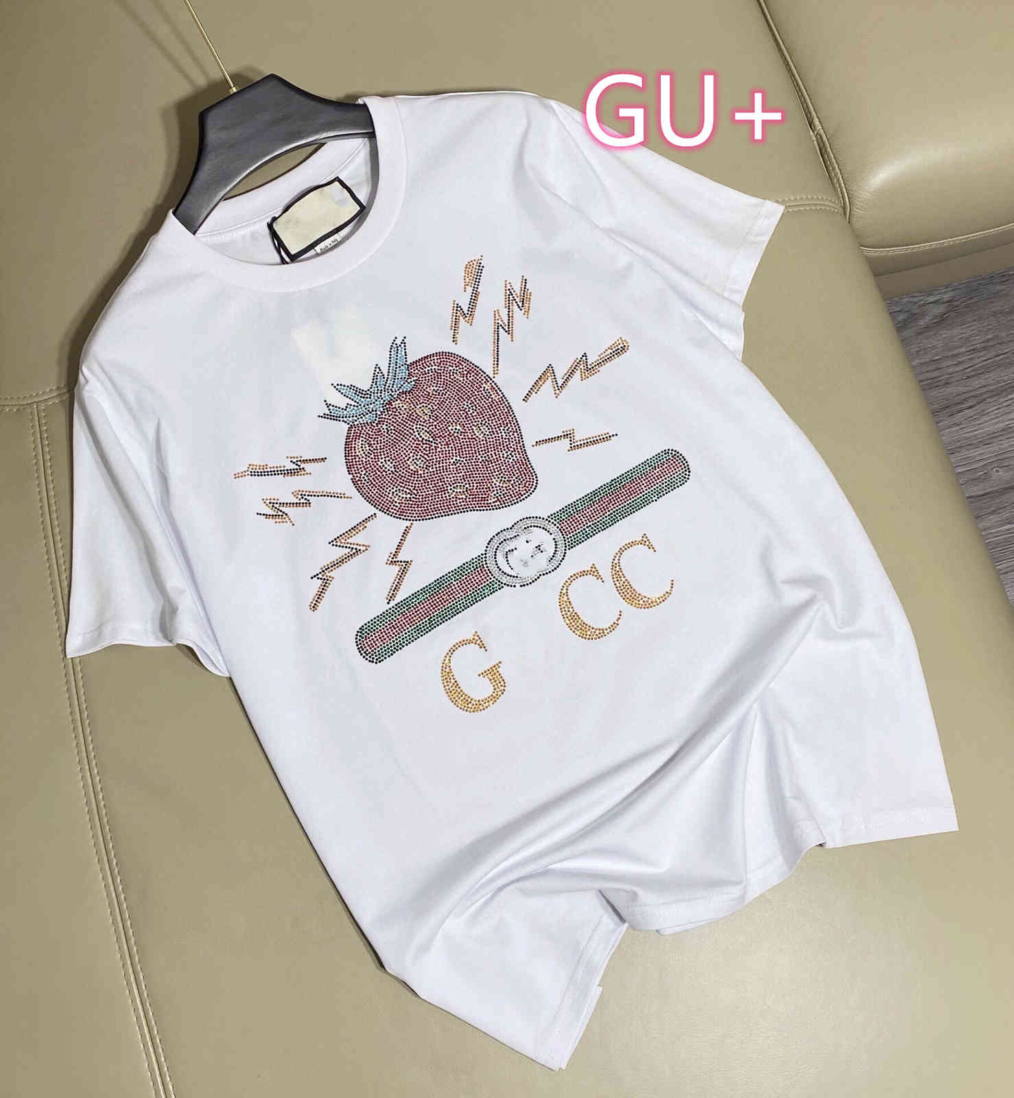 21 summer tide brand hot diamond strawberry T-shirt round neck loose, casual and comfortable, White
21 summer tide brand hot diamond strawberry T-shirt round neck loose, casual and comfortable, White