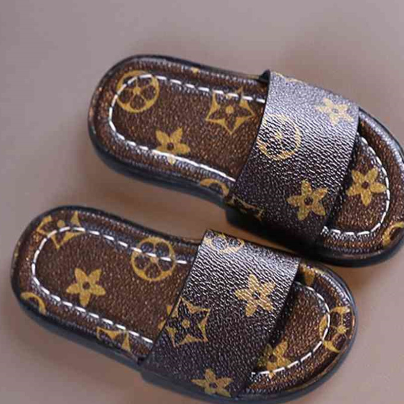 Retail Drop shipping Summer kids slippers designers pu leather slides kids child boys girls unisex luxurys shoes flip flops bath shower beac, Black;grey
Retail Drop shipping Summer kids slippers designers pu leather slides kids child boys girls unisex luxurys shoes flip flops bath shower beac, Black;grey