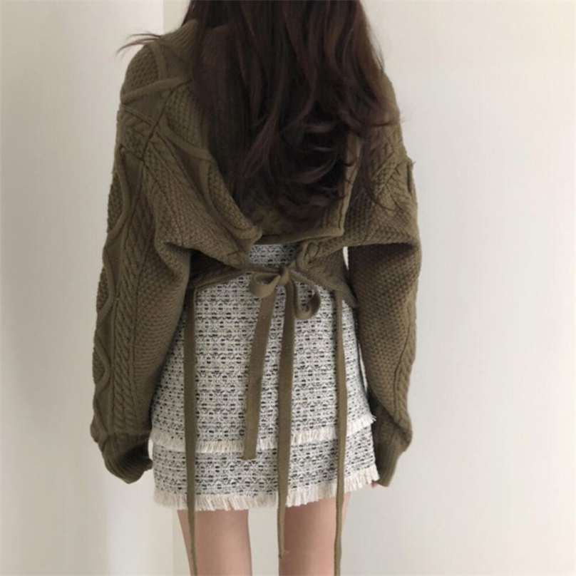 Autumn Winter Crop Sweater Women Loose Korean V Neck Short Pullover Tops Ladies Back Bandage Knitted Vintage Pull Sweaters 210525
Autumn Winter Crop Sweater Women Loose Korean V Neck Short Pullover Tops Ladies Back Bandage Knitted Vintage Pull Sweaters 210525