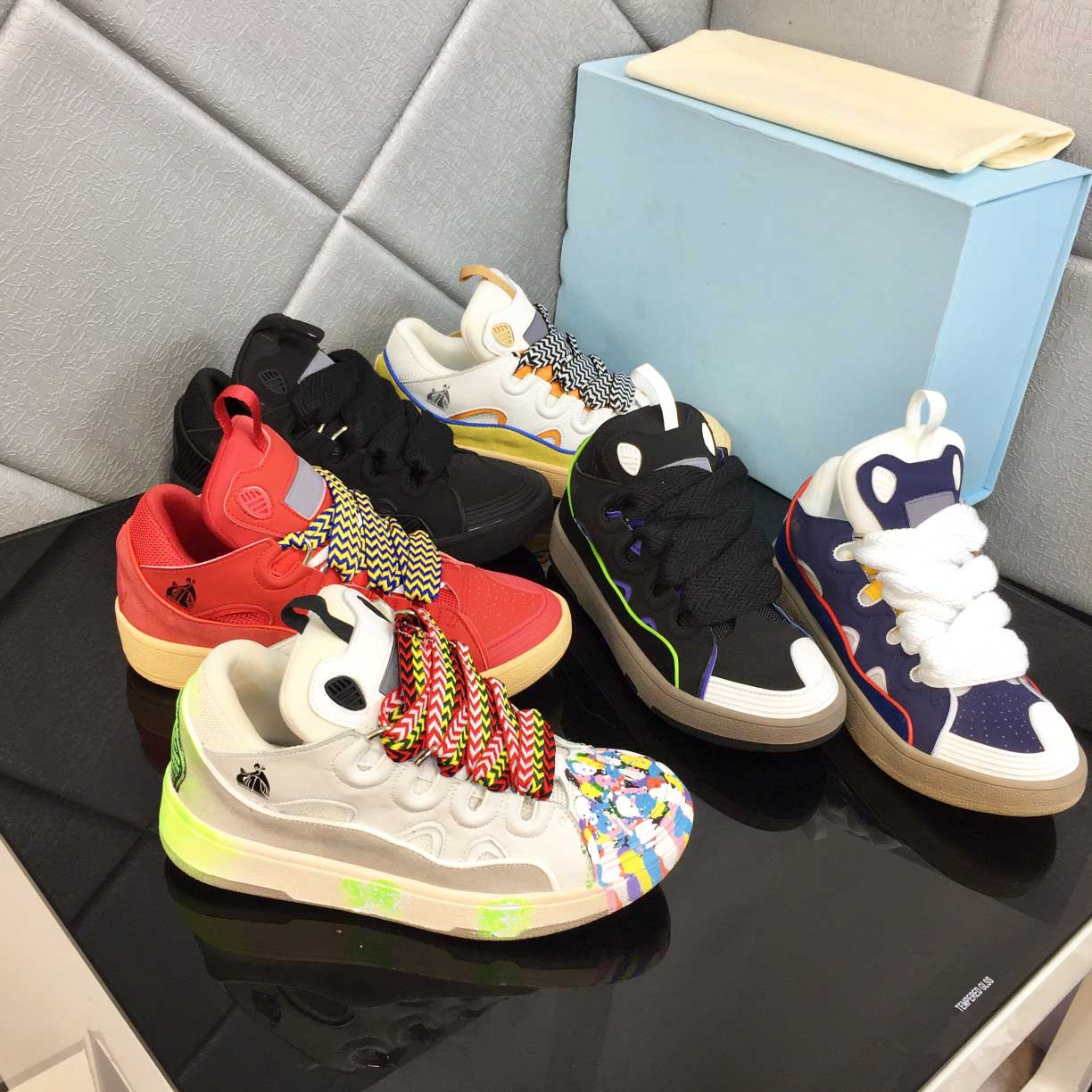 Top Designer Men sneakers Women CURB leather Casual Sports Shoes fashion Woman Flat Couples High Top trainers runners shoe size 35-45
Top Designer Men sneakers Women CURB leather Casual Sports Shoes fashion Woman Flat Couples High Top trainers runners shoe size 35-45