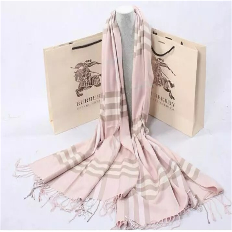 High quality Classic silk scarf fashionable female decorative spring and summer print shawl size 180*70cm
High quality Classic silk scarf fashionable female decorative spring and summer print shawl size 180*70cm