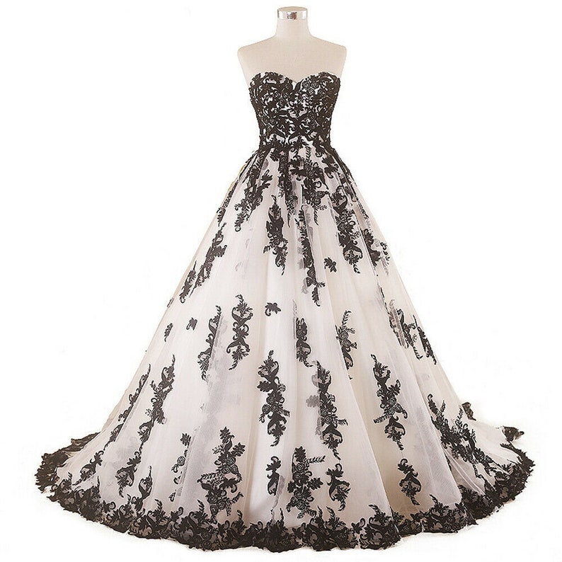 Gorgeous Black And White A-Line Wedding Dresses Plus Size Gothic Bridal Gowns Sweetheart Srapless Appliques Lace Custom Made Vintage Vestidos De Novia