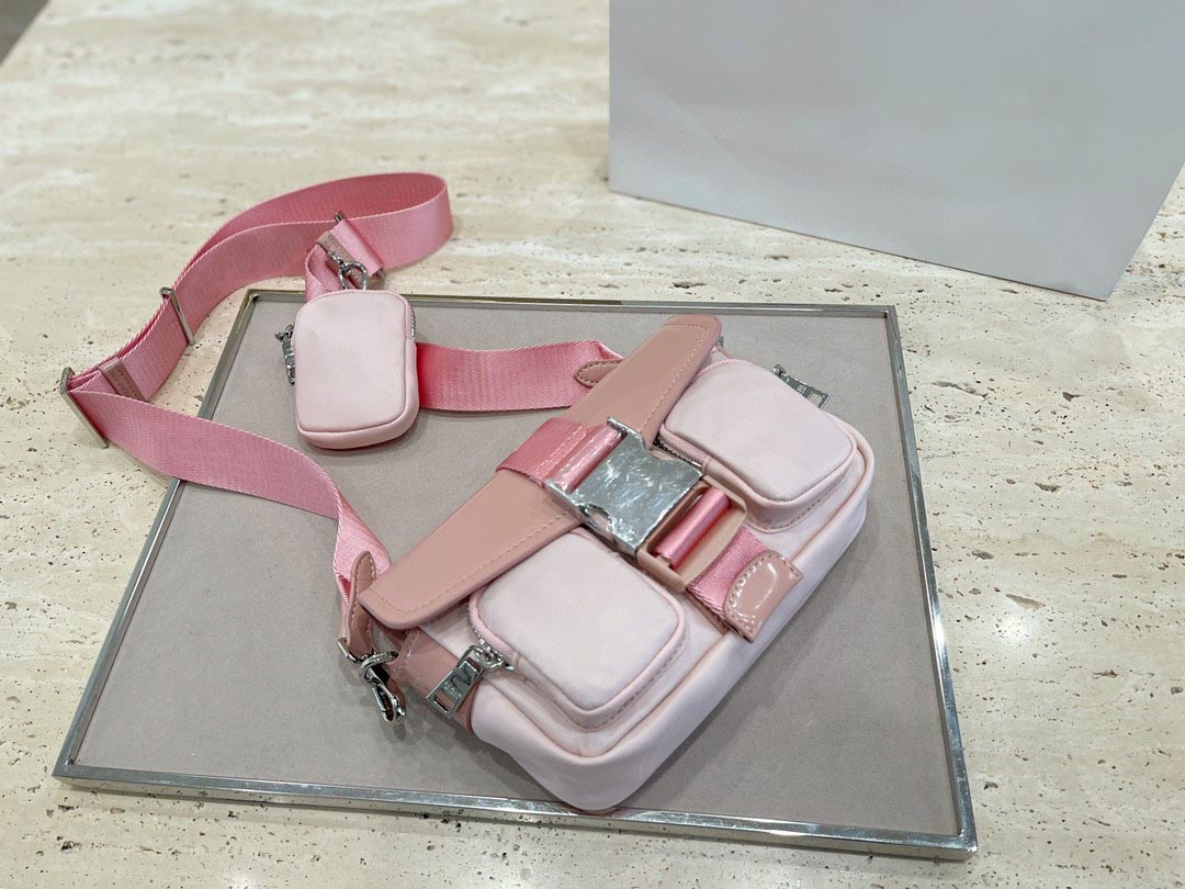 High qualitymessenger bag 2021 simple picture and mother luxury one-shoulder handbag large-capacity storage backpack price discount factory sales
High qualitymessenger bag 2021 simple picture and mother luxury one-shoulder handbag large-capacity storage backpack price discount factory sales