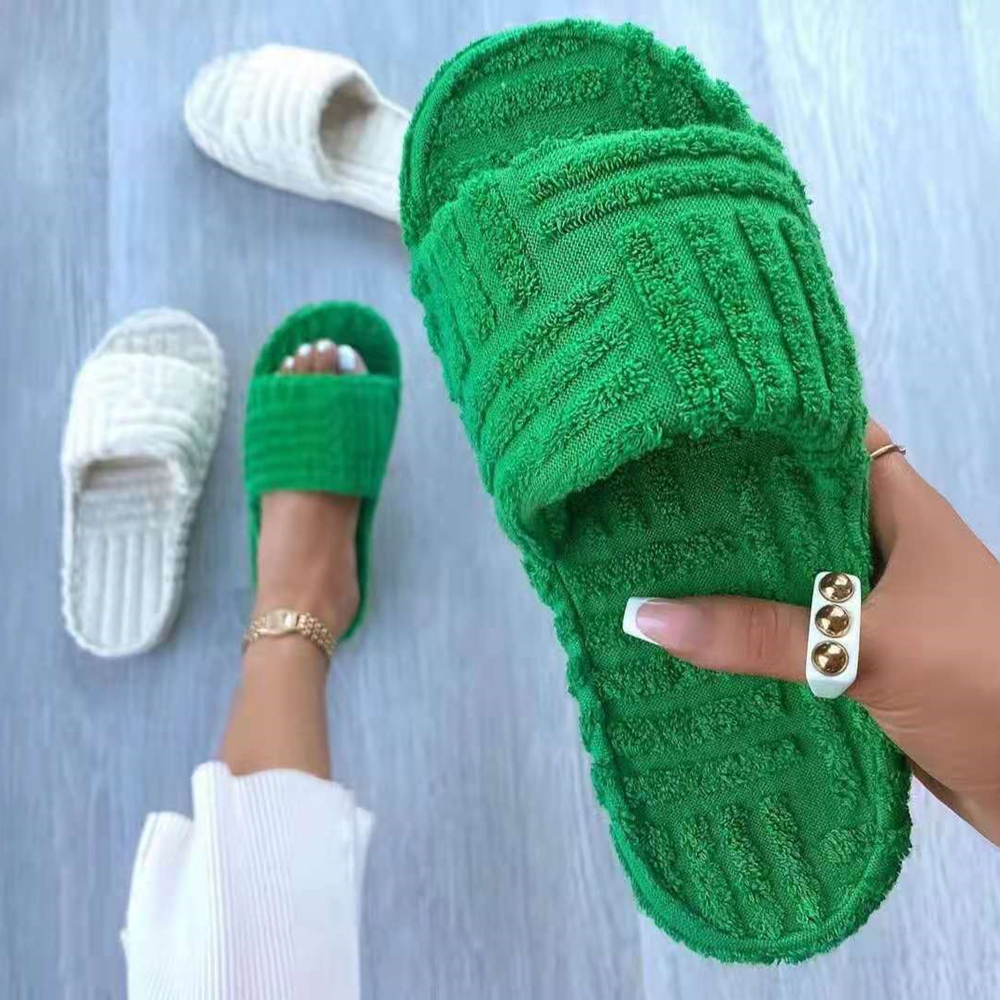 Sexy Warm Women Furry Slippers Flat Faux Fur Slipper Sandals Summer Autumn Towel Slides Green White and Orange Colors Open Toe Mules Home Ou, Black
Sexy Warm Women Furry Slippers Flat Faux Fur Slipper Sandals Summer Autumn Towel Slides Green White and Orange Colors Open Toe Mules Home Ou, Black