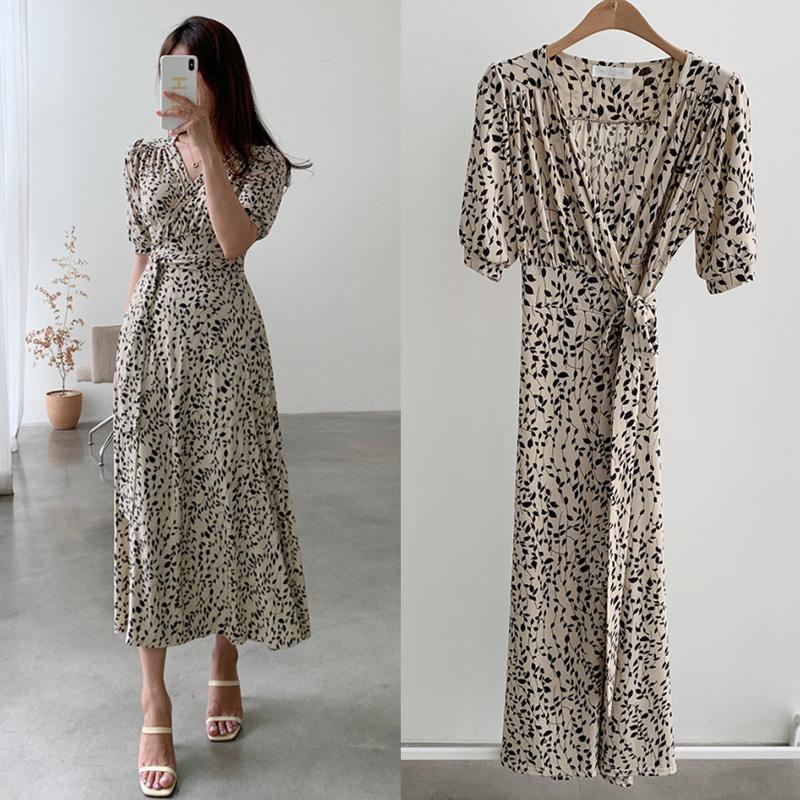 Casual Dresses Temperament Slim V Neck Short Sleeve Floral Dress Women Chiffon Waist One Piece High Retro Fashion Summer Vestidos Mujer, Black;gray
Casual Dresses Temperament Slim V Neck Short Sleeve Floral Dress Women Chiffon Waist One Piece High Retro Fashion Summer Vestidos Mujer, Black;gray