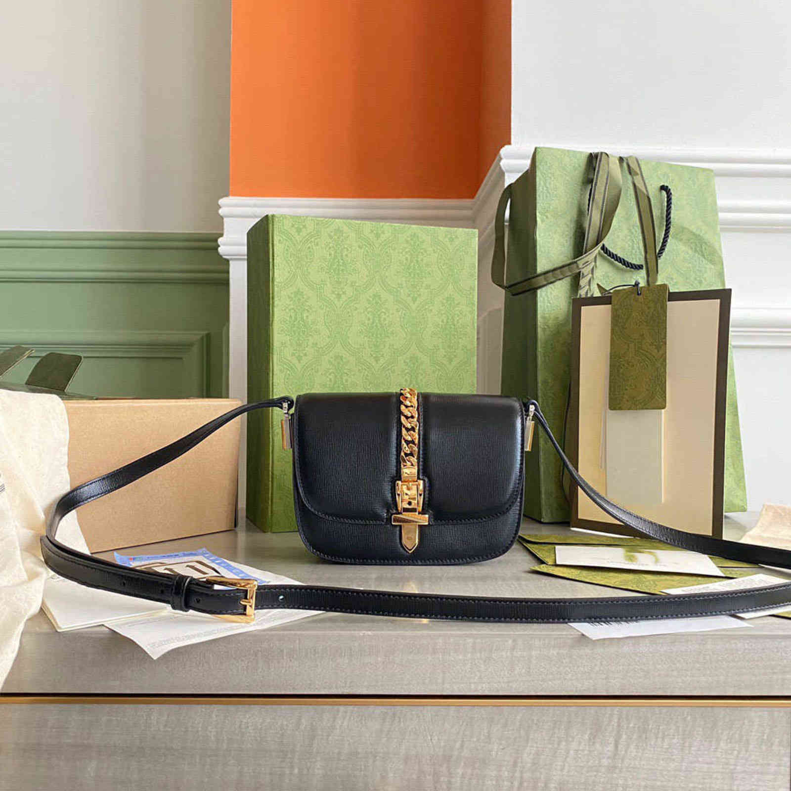 Sylvie Black 2022 New 1969 Saddle Bag Metal Chain Buckle Textured Leather One Shoulder Messenger Bag
Sylvie Black 2022 New 1969 Saddle Bag Metal Chain Buckle Textured Leather One Shoulder Messenger Bag