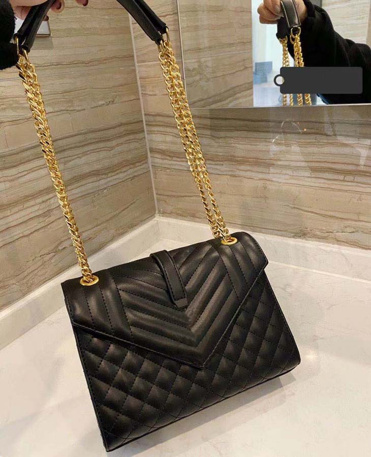 Ladies black calfskin caviar classic Diamond quilted bag chains double flap medium Genuine Leather crossbody shoulder bags 019, Dust bag
Ladies black calfskin caviar classic Diamond quilted bag chains double flap medium Genuine Leather crossbody shoulder bags 019, Dust bag