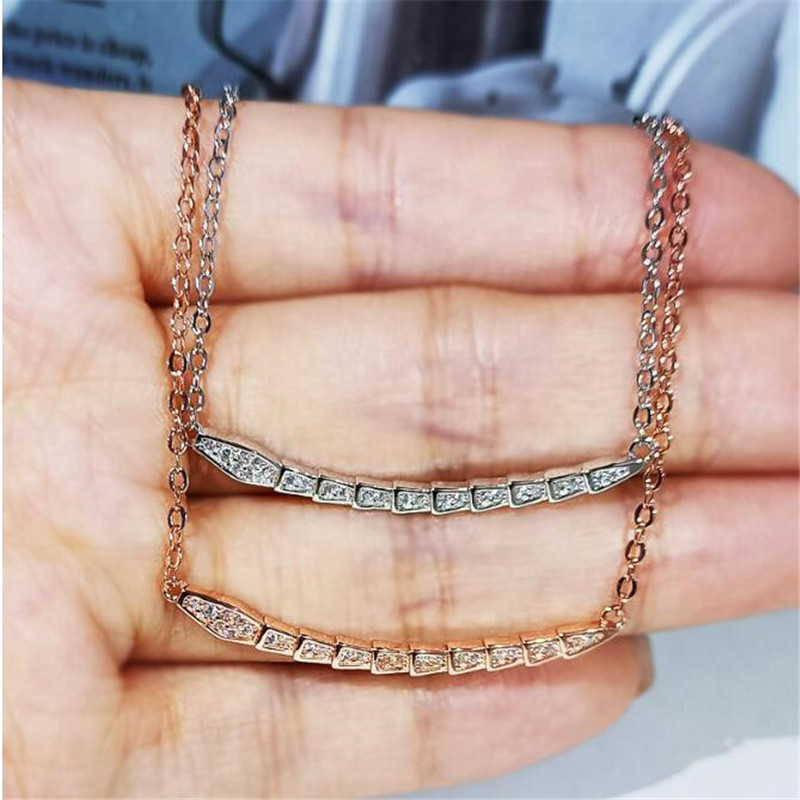 Sterg Sier Pave White Sapphire CZ Smile Pendant Necklace for Women e500