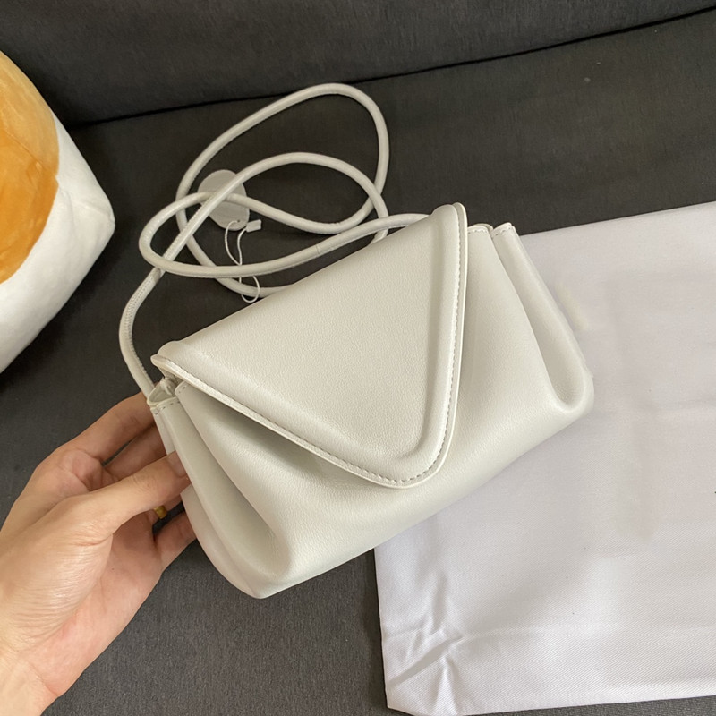 Luxurys Designers Bags white colours 2021 evelyne Genuine leather Pure cowhide Clutch backpack Shoulder girl crossbody purses hangbags
Luxurys Designers Bags white colours 2021 evelyne Genuine leather Pure cowhide Clutch backpack Shoulder girl crossbody purses hangbags