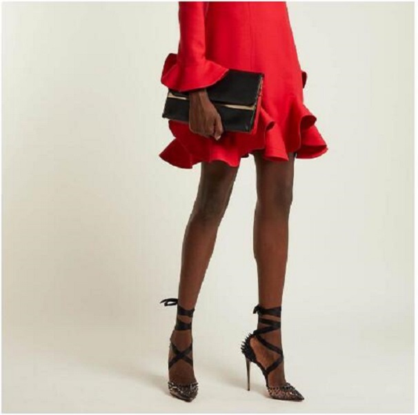 The 2021 new women's red stilettos, transparent rivet dress shoes, stylish sexy black ribbon wrap around the feet, party sandals and wedding
The 2021 new women's red stilettos, transparent rivet dress shoes, stylish sexy black ribbon wrap around the feet, party sandals and wedding