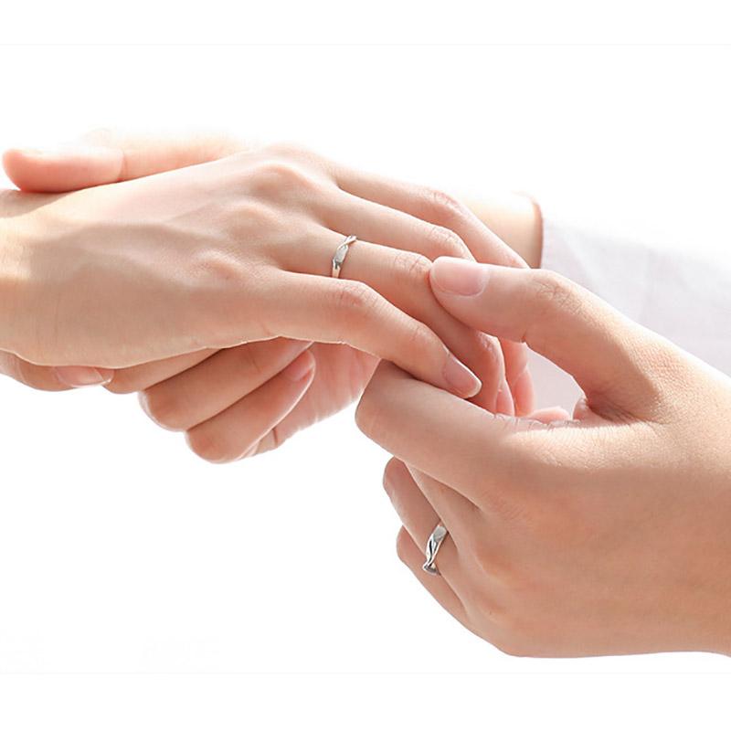 Cluster Rings Mobius Couple Ring For Lovers Simple Korean Endless Love White Gold Color Adjustable Finger Fashion Jewelry KBR405, Golden;silver
Cluster Rings Mobius Couple Ring For Lovers Simple Korean Endless Love White Gold Color Adjustable Finger Fashion Jewelry KBR405, Golden;silver